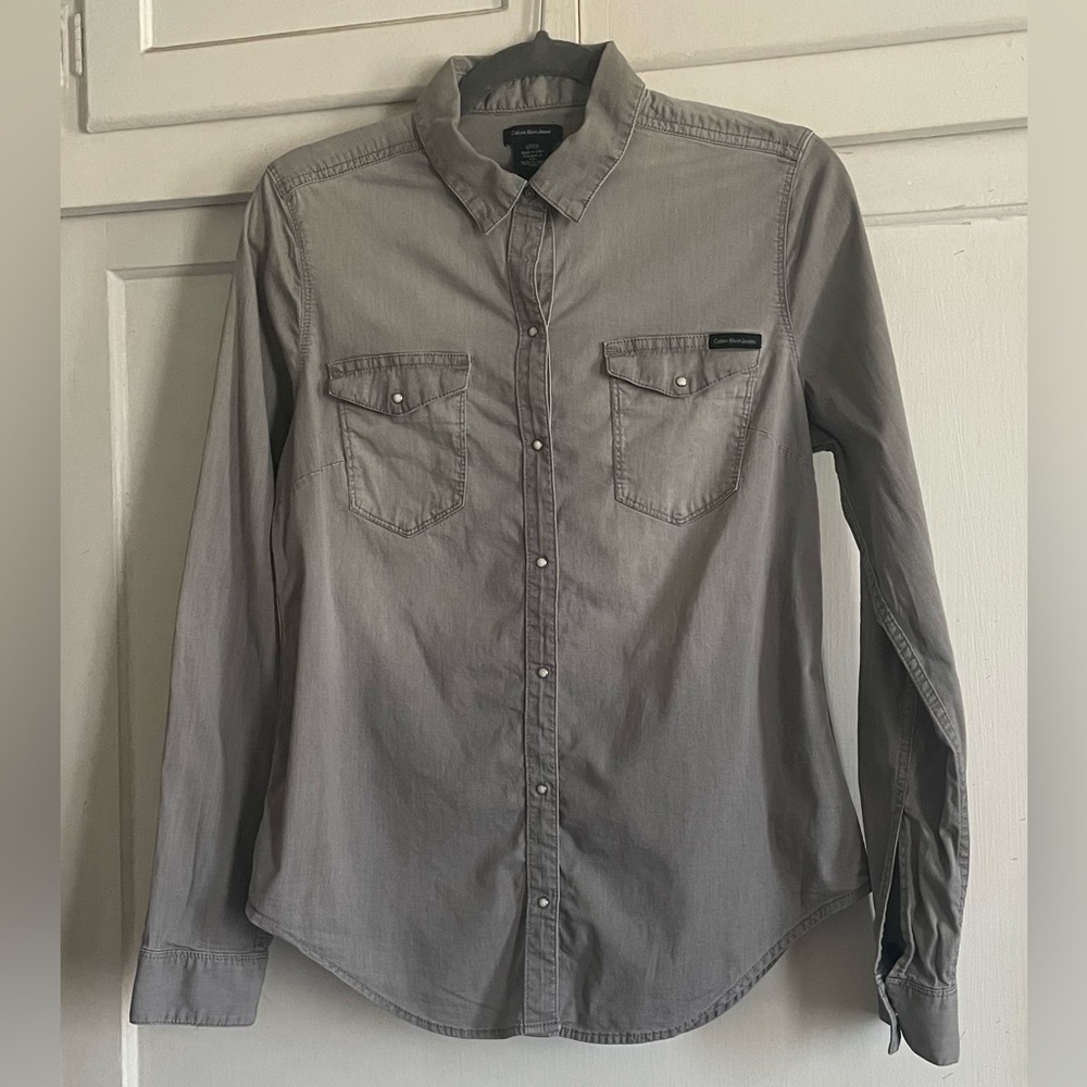 Calvin Klein Jeans Gray Long Sleeve Button Down Shirt. Pre-Owned. - Picture 4 of 13